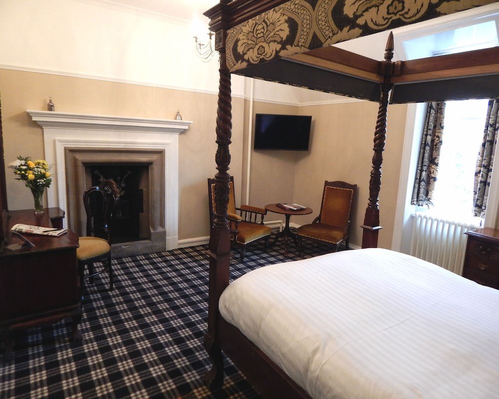 Tulloch Castle Hotel Room (Four Poster )