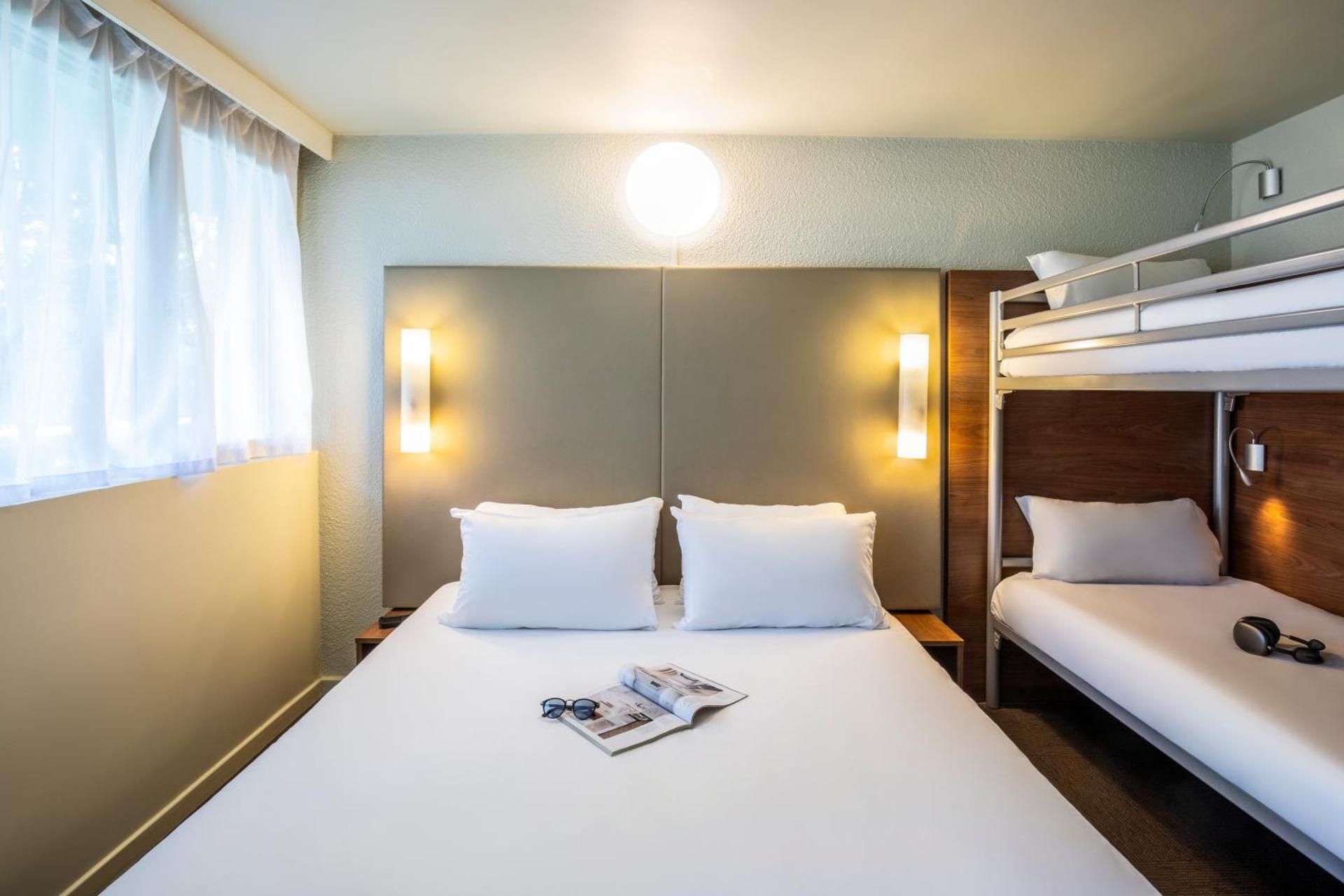 Campanile Strasbourg - Lingolsheim Hotel Standard Quadruple Room 2