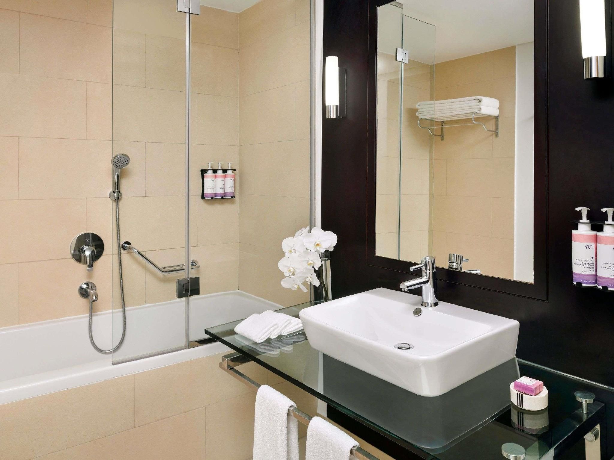 Mövenpick Hotel Jumeirah Lakes Towers Superior Twin Room, Free Beach Club Access in Palm Jumeirah 2
