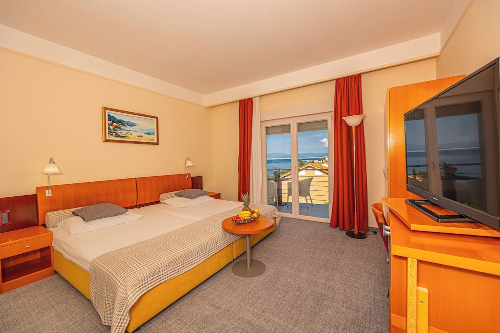 Hotel Marina Double or Twin Room, Balcony, Partial Sea View 2