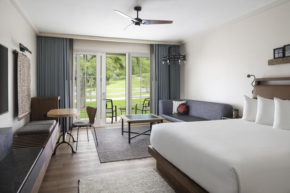 Room, 1 King Bed, Balcony