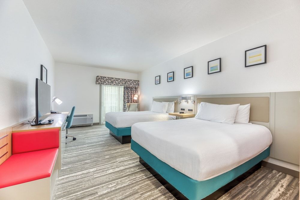 Room, 2 Queen Beds, Balcony