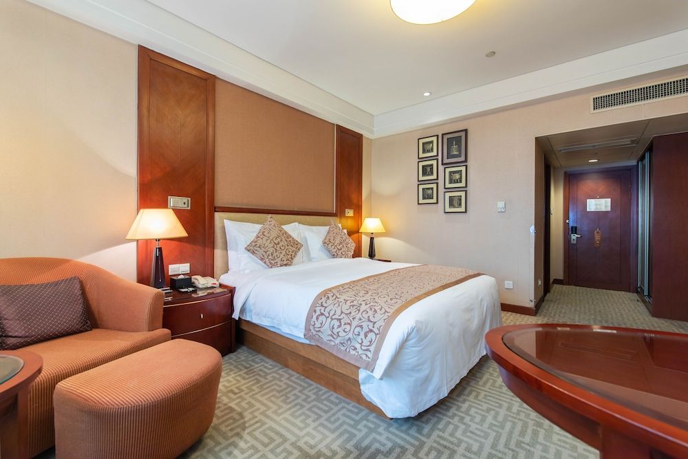 Zhejiang International Hotel Business King Room