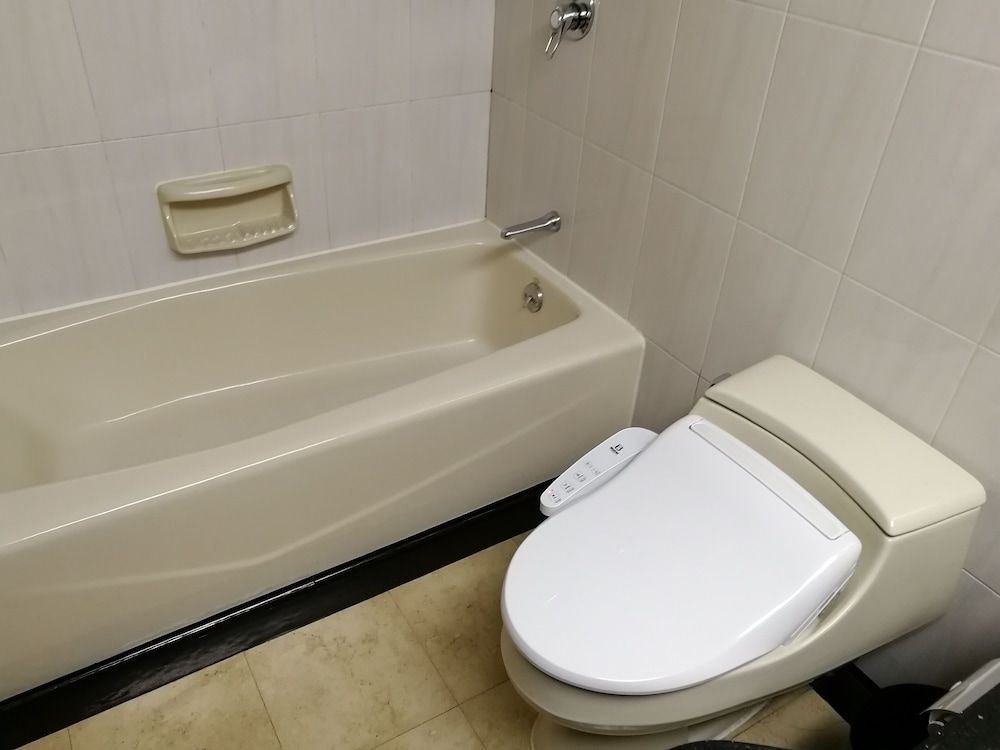 Zhejiang International Hotel Business King Room 4