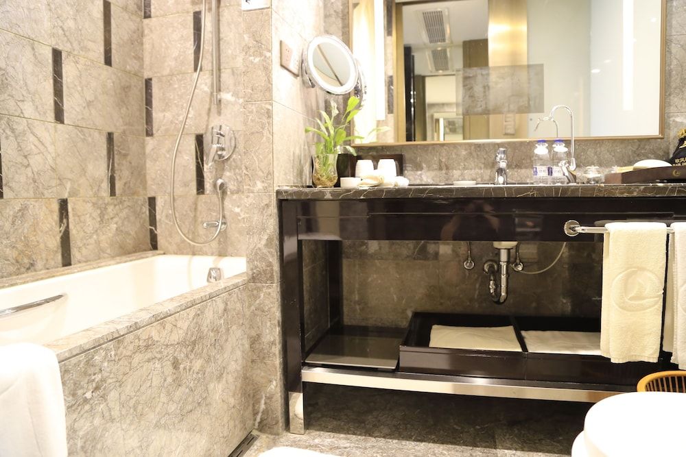 Zhejiang International Hotel Diplomats Twin Room 4