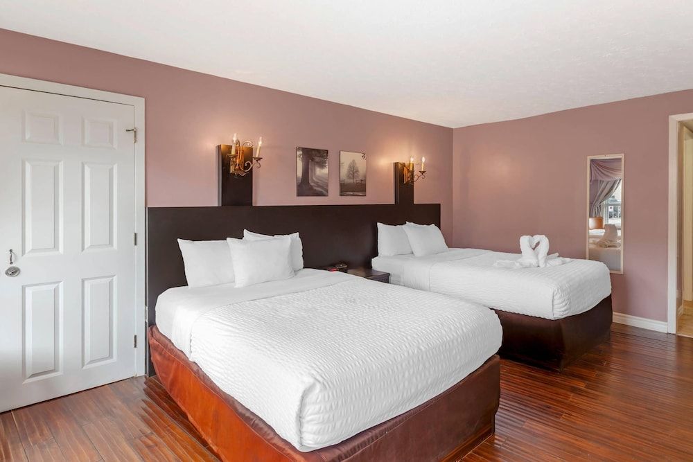 undefined Quality Hotel Fallsview Cascade 9