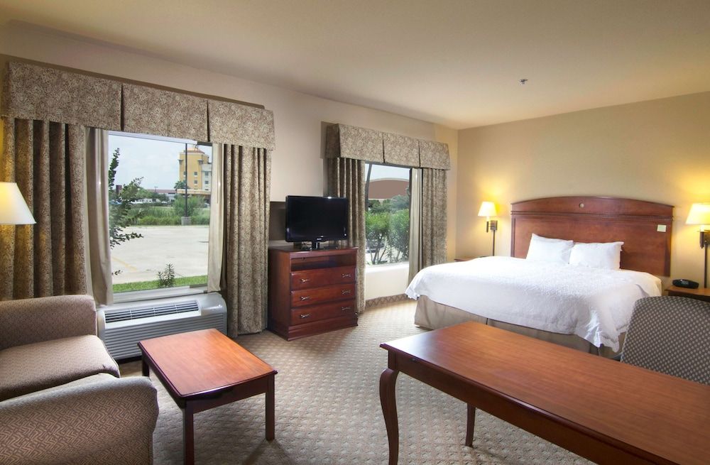 1 room suite king non smoking
