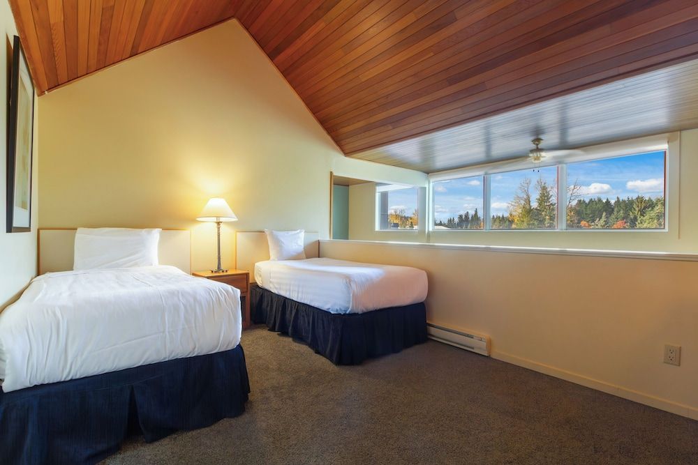 Condo, 1 Bedroom + Loft, Hot Tub (Unit 203)