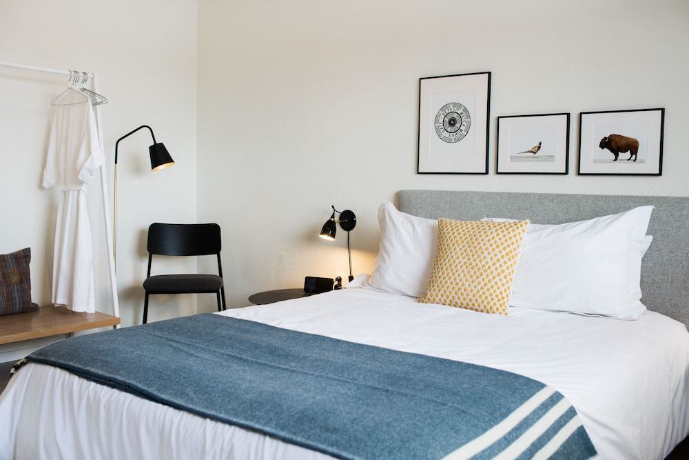 Trumbull and Porter Hotel Deluxe Room, 1 Queen Bed 5