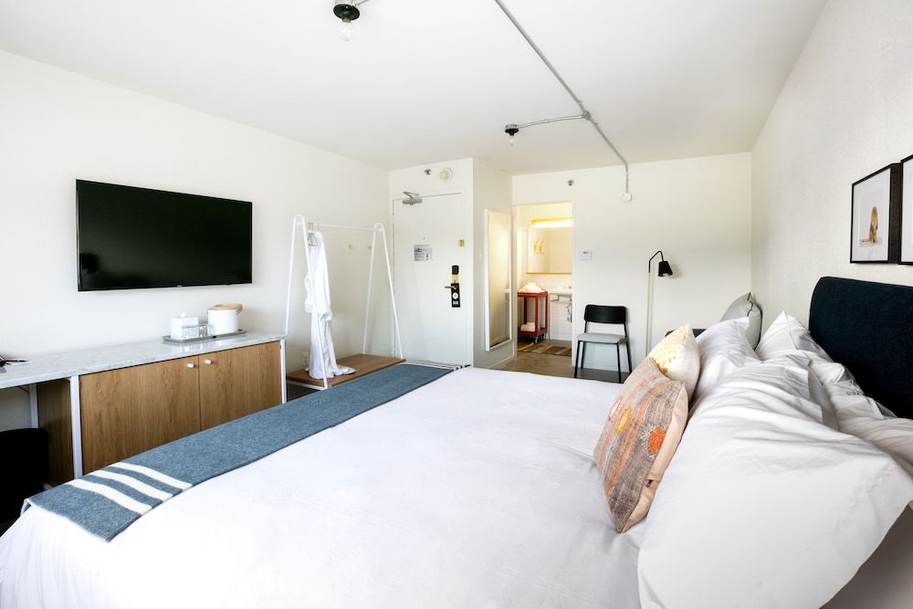 undefined Trumbull and Porter Hotel 10