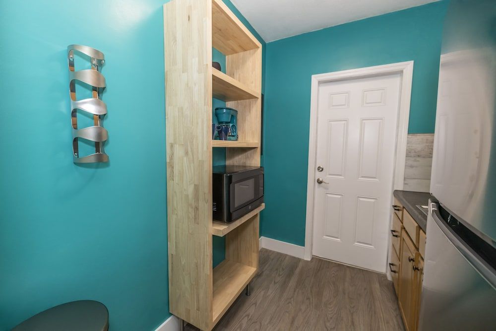 Suites on South Beach Junior Suite, 1 King Bed 5