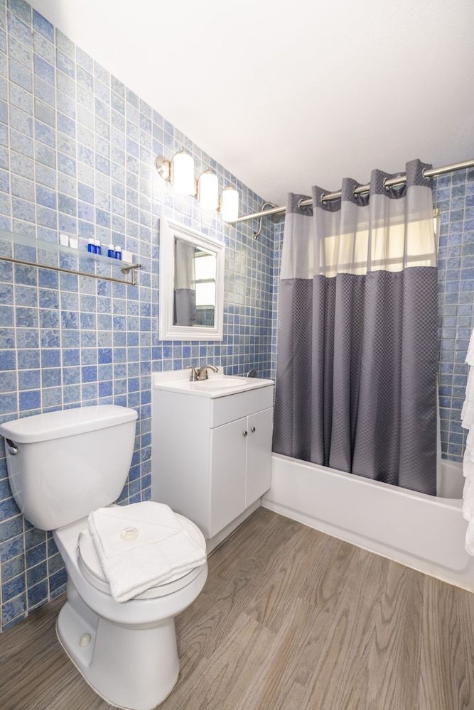 Suites on South Beach Junior Suite, 1 King Bed 10