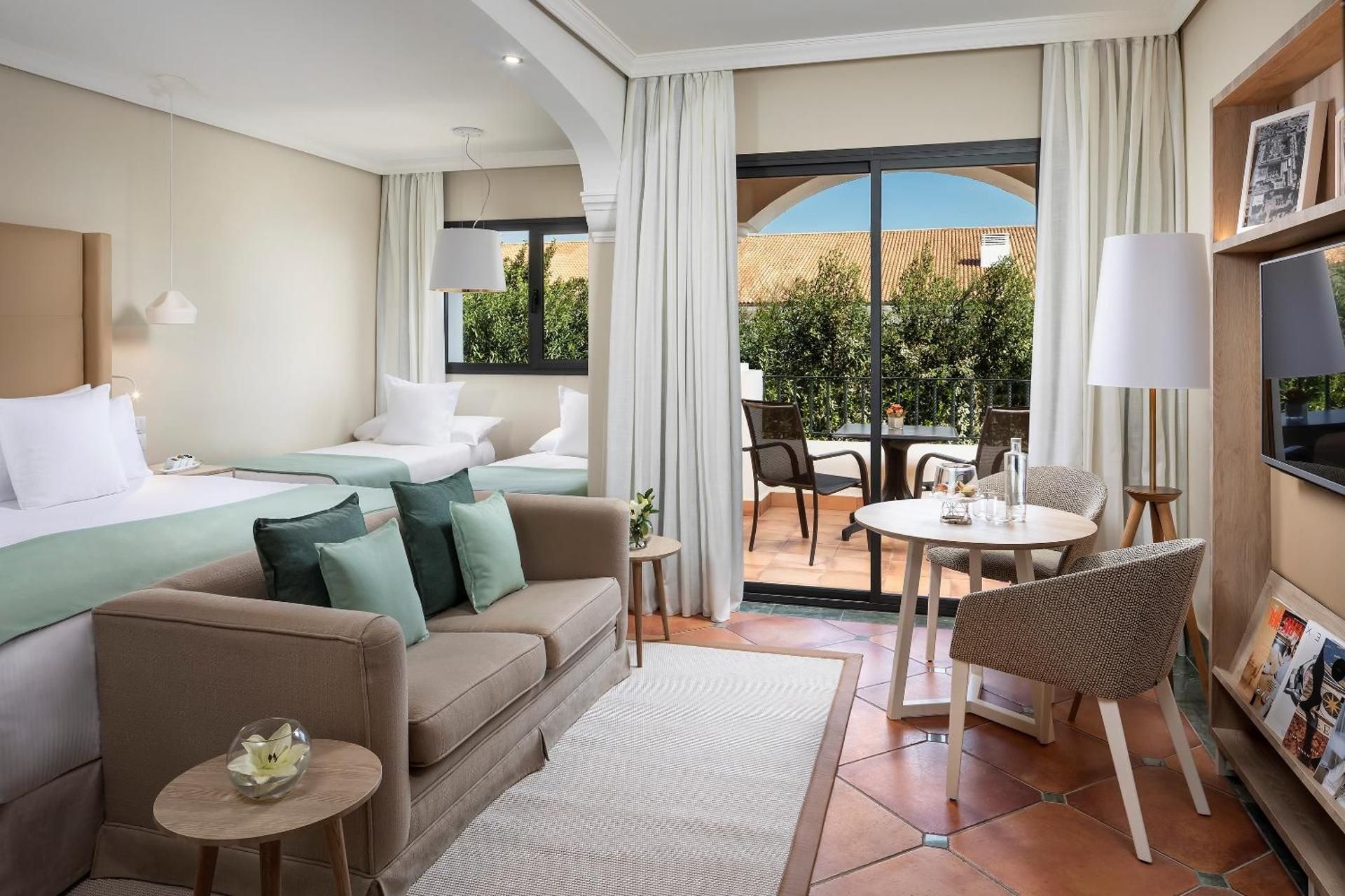 Premium Family Room (3 adults + 1 child)