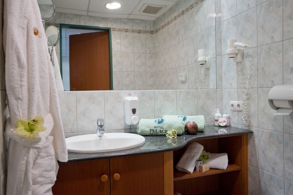 Palace Hotel Heviz Family Apartment 4