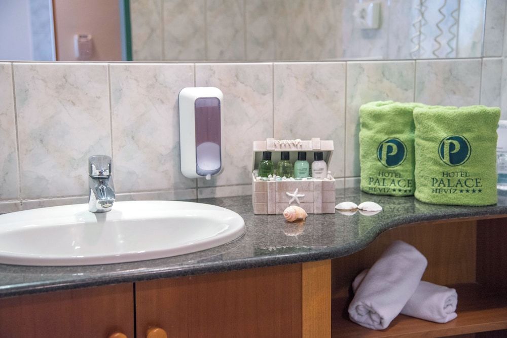 Palace Hotel Heviz Family Apartment 5