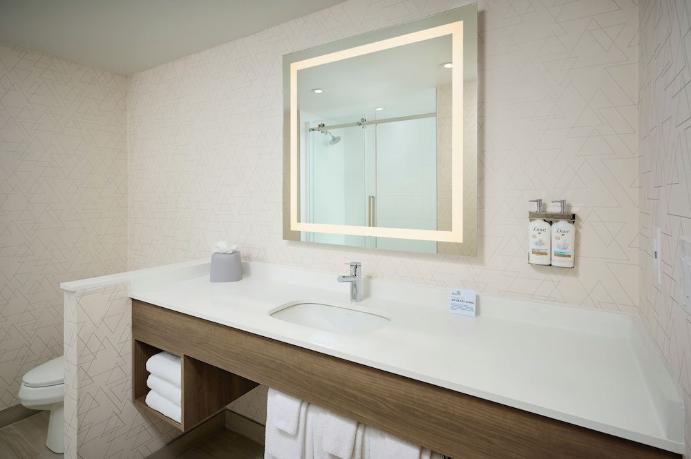 Standard Room, 2 Queen Beds (Walk-In Shower)