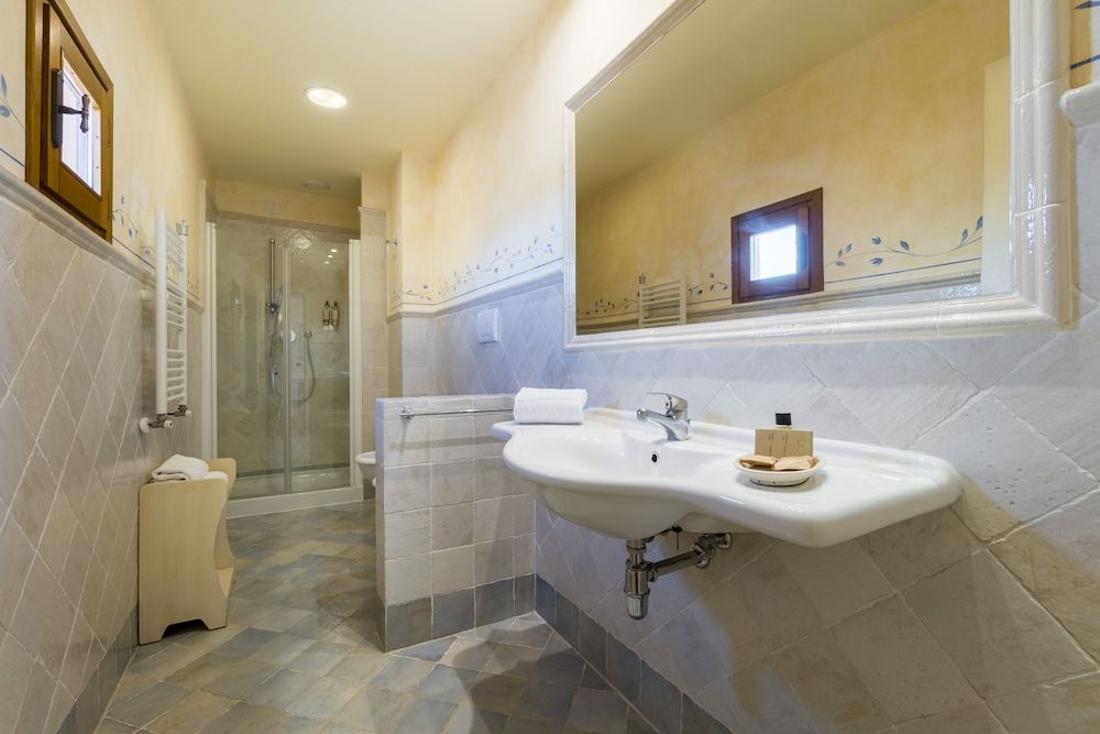 Hotel Borgo di Cortefreda Relais Classic Double Room 5