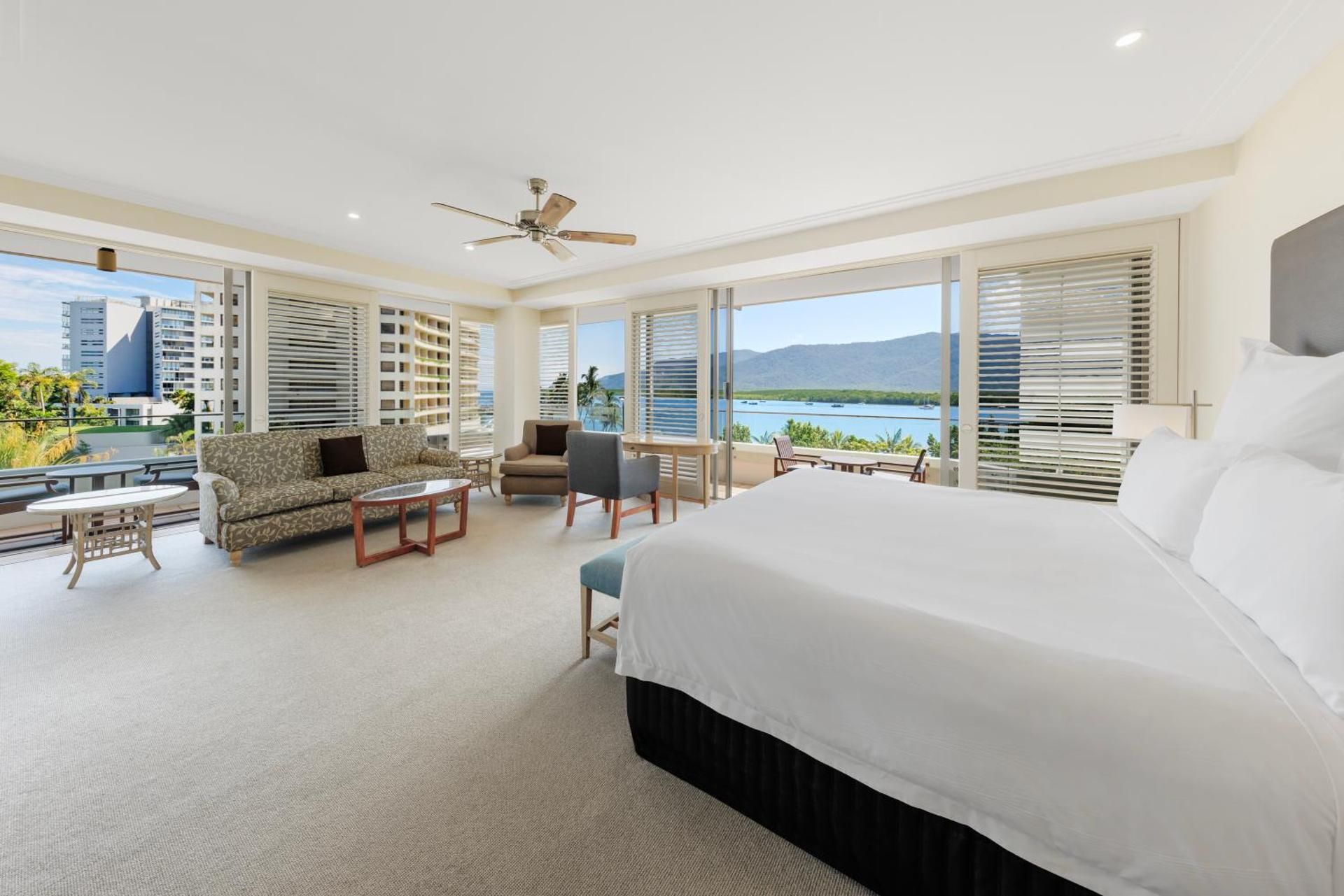 Premium Junior King Suite Water Views 1 King Bed With Double Spa