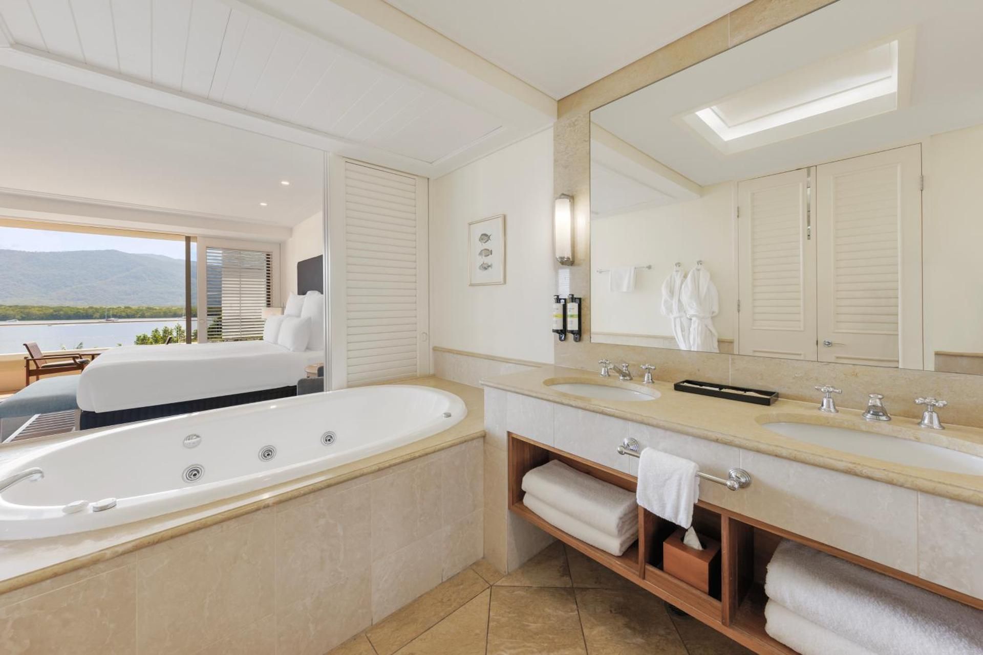 Premium Junior King Suite Water Views 1 King Bed With Double Spa