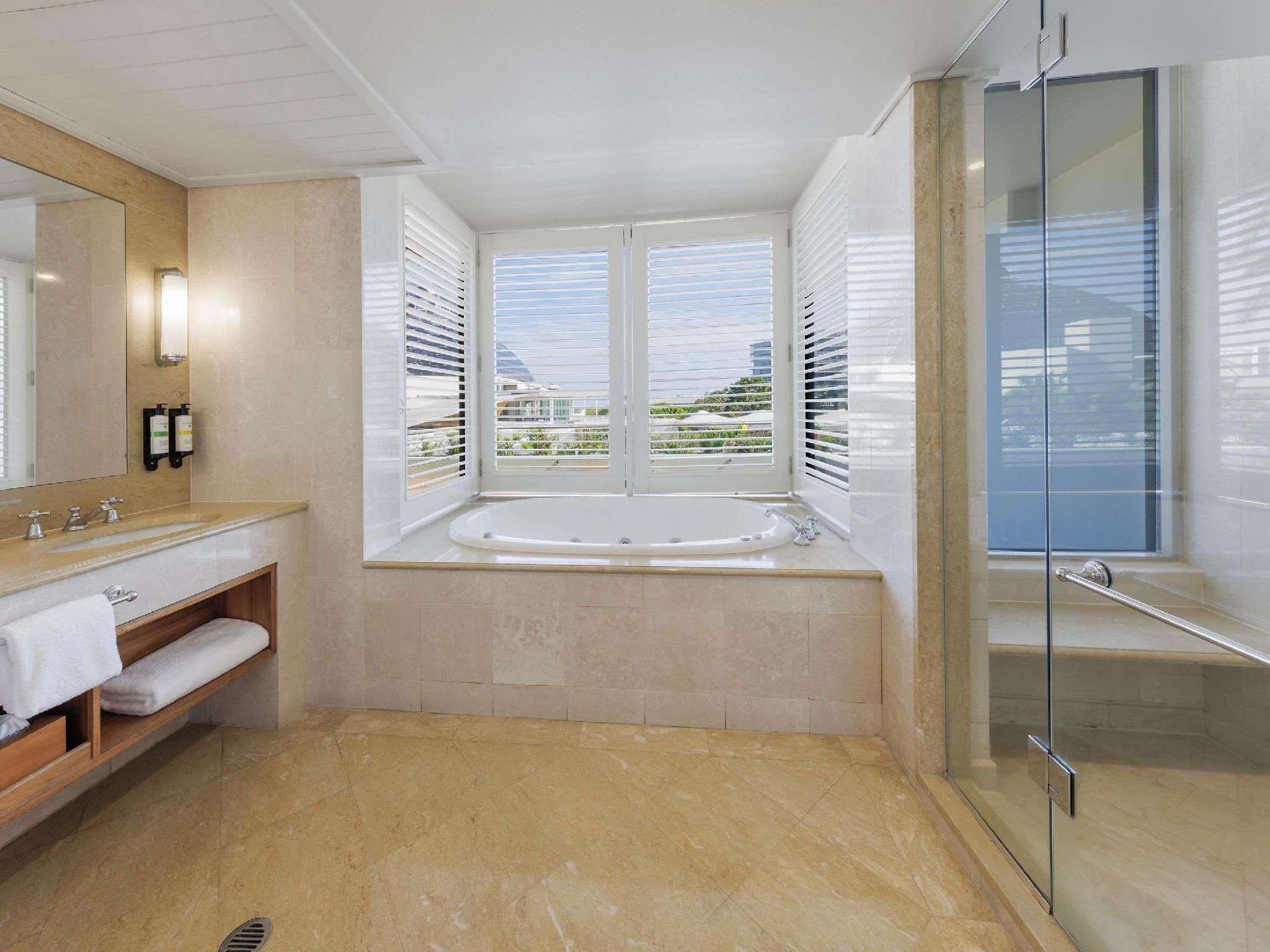 undefined Pullman Reef Hotel Casino 4