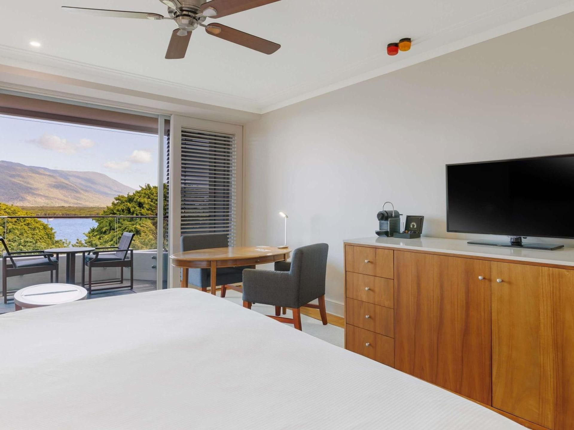 undefined Pullman Reef Hotel Casino 5