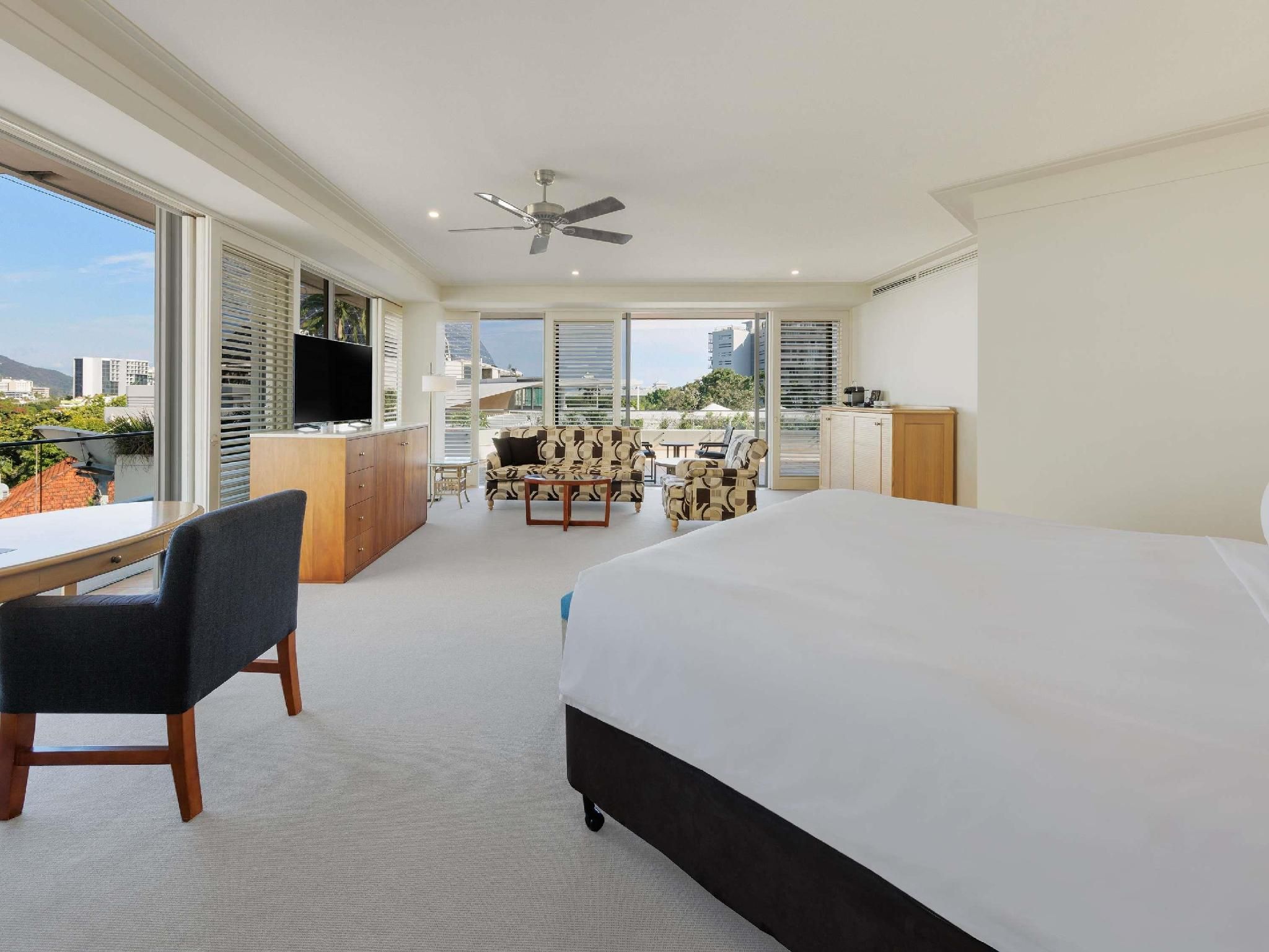 undefined Pullman Reef Hotel Casino 3