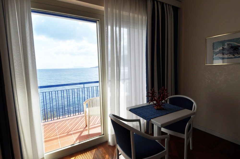 Splendid Hotel La Torre Double Room, Sea View (Blue) 11