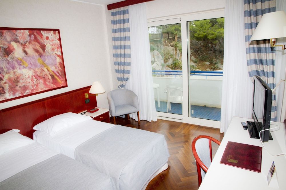 Splendid Hotel La Torre Standard Double Room 6