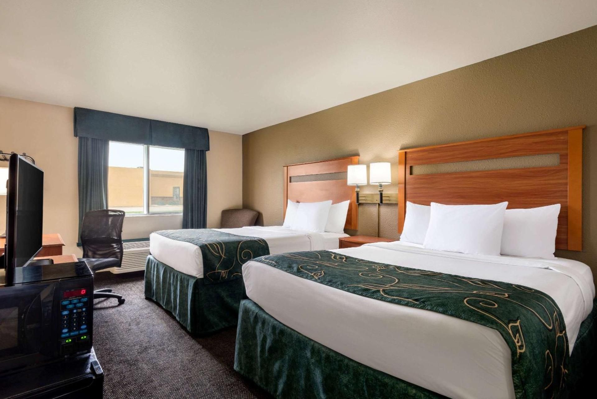 2 Queen Beds Non-Smoking