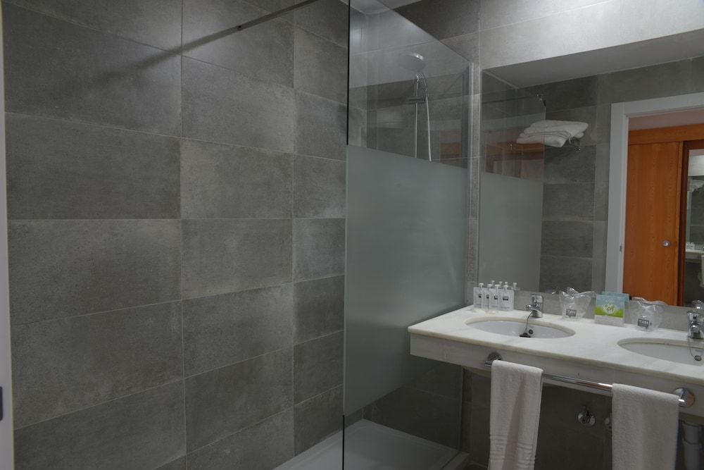 Hotel TRH Paraiso Suite (2 adults + 2 children) 4