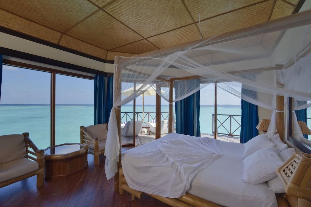 Bungalow, Overwater
