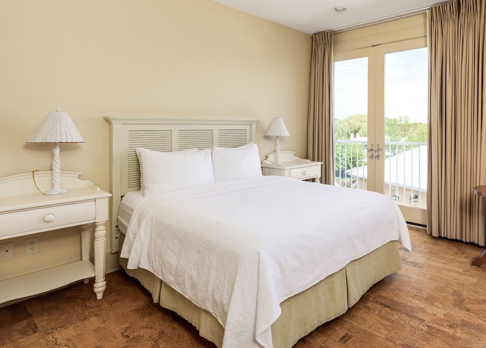 Standard Room, 1 Queen Bed