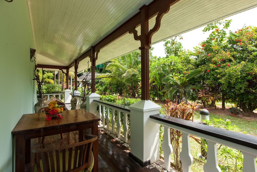 Deluxe Suite with Sea View