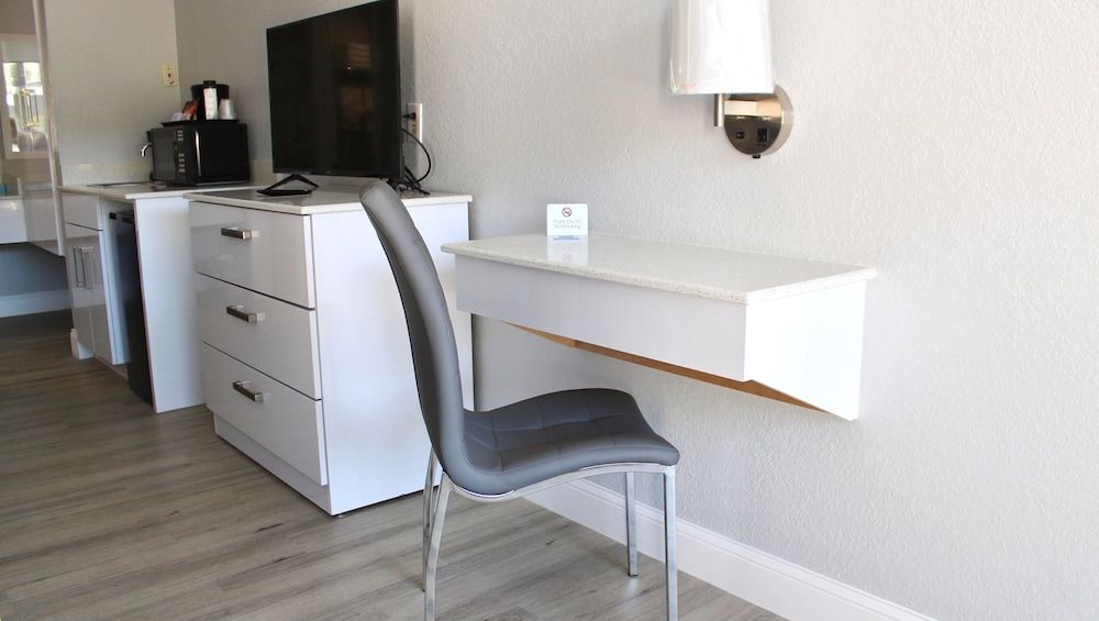 undefined Home 1 Suites Extended Stay - Kissimmee 9