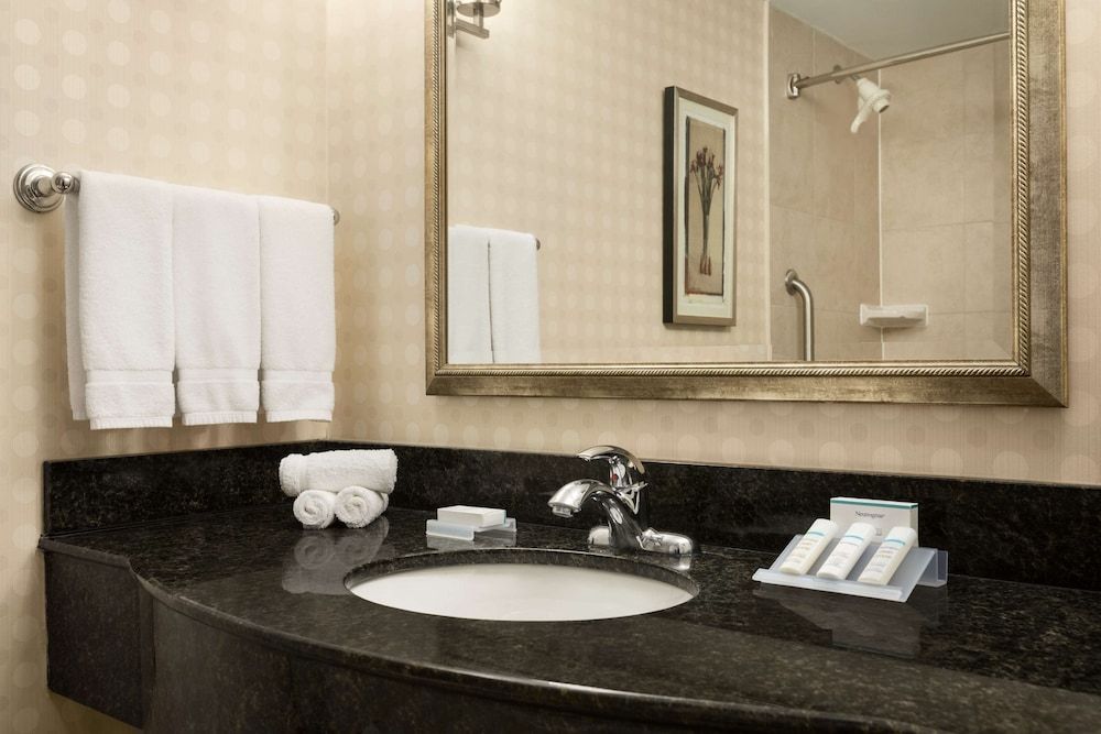 undefined Hilton Garden Inn Toronto-Vaughan 8