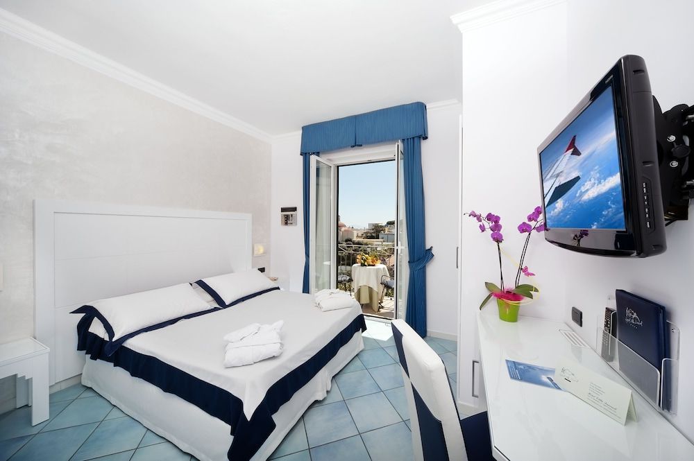 Superior Double or Twin Room, Sea View