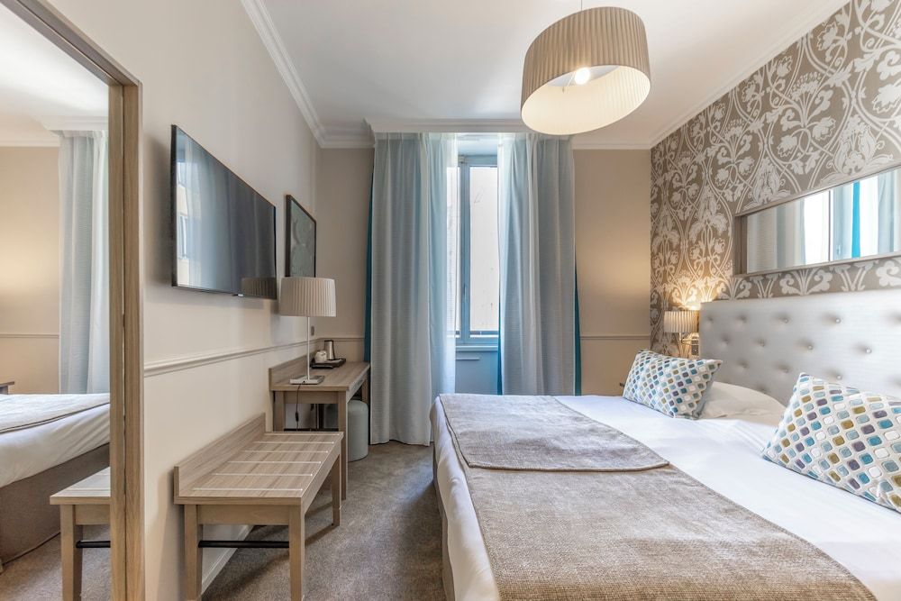 Hôtel Vacances Bleues Le Royal Standard Double or Twin Room, City View 2