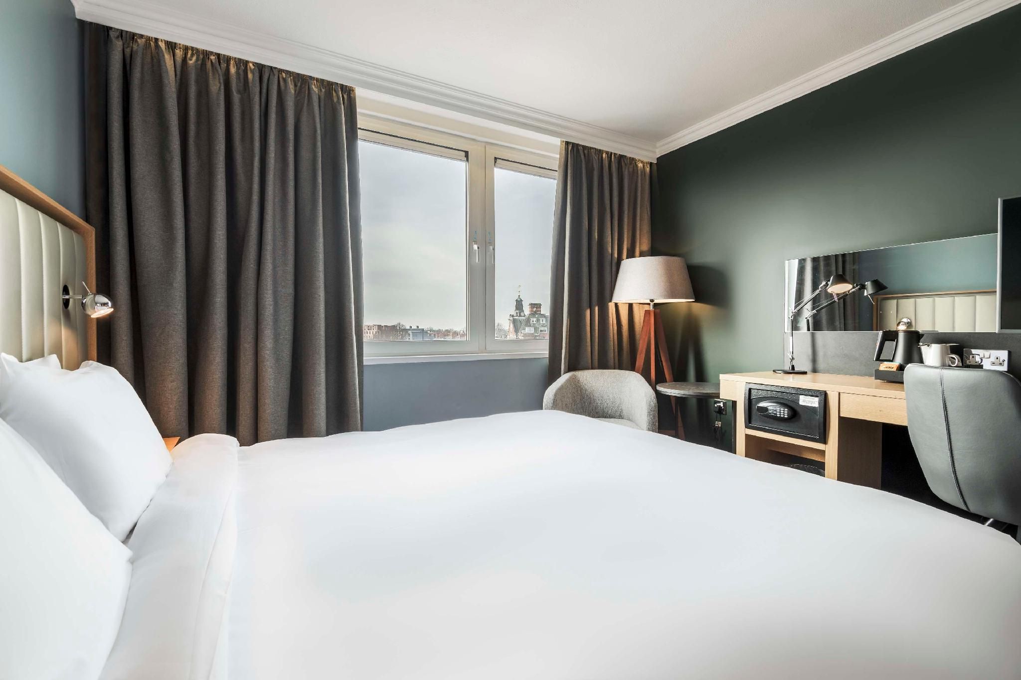 undefined Radisson Hotel York 10