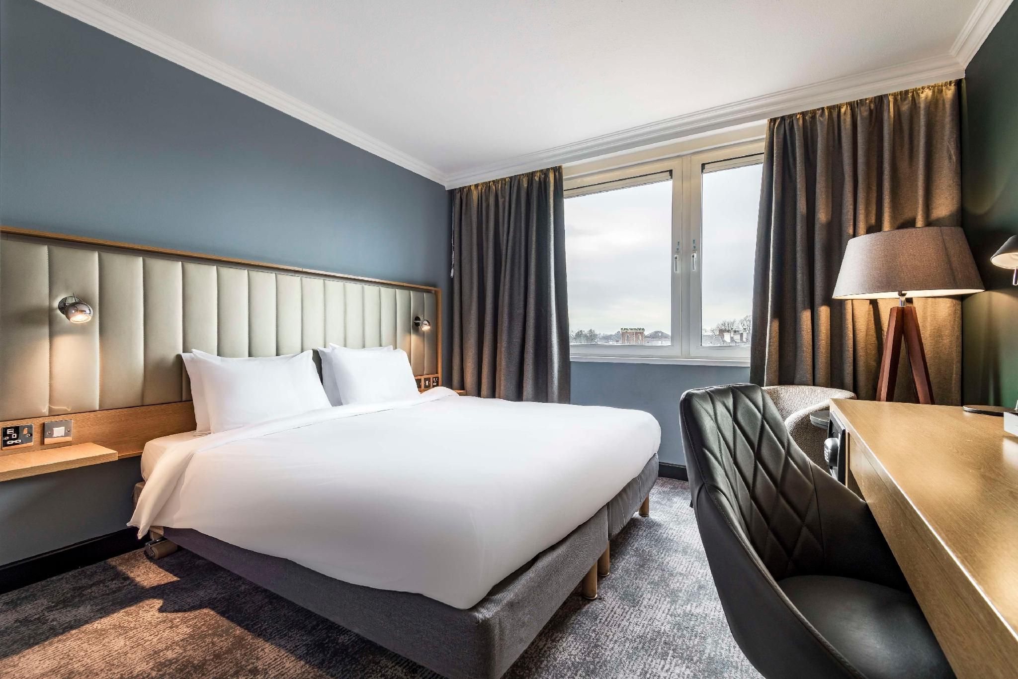 undefined Radisson Hotel York 9