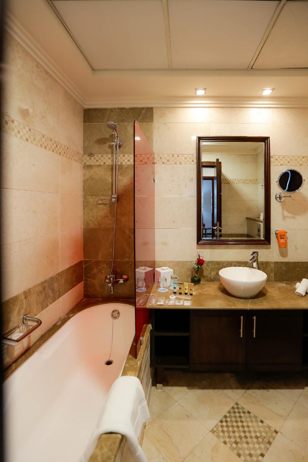 Studio Apartment with King Bed - Smoking