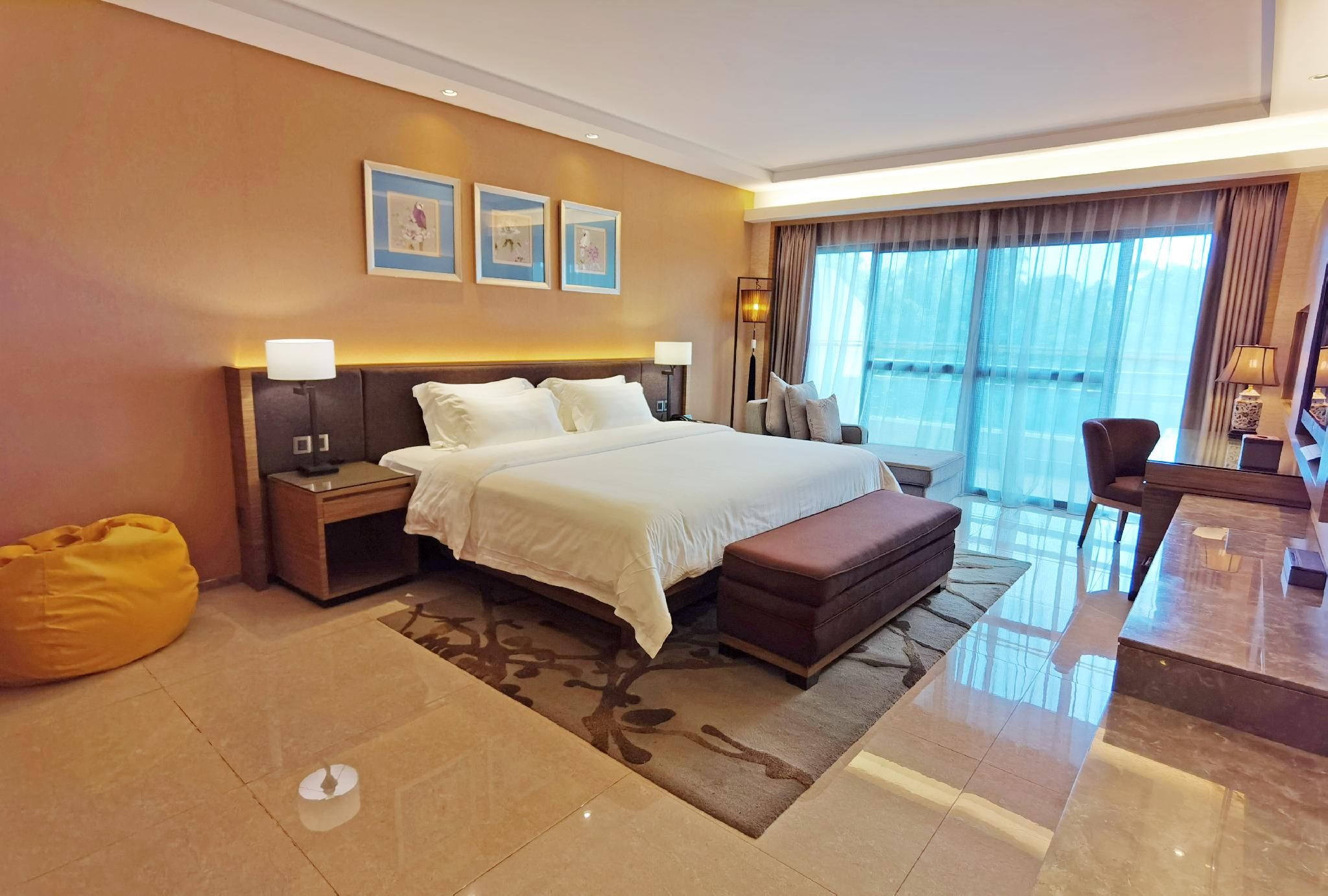 Family Connecting Rooms with King Bed and 2 Single Beds