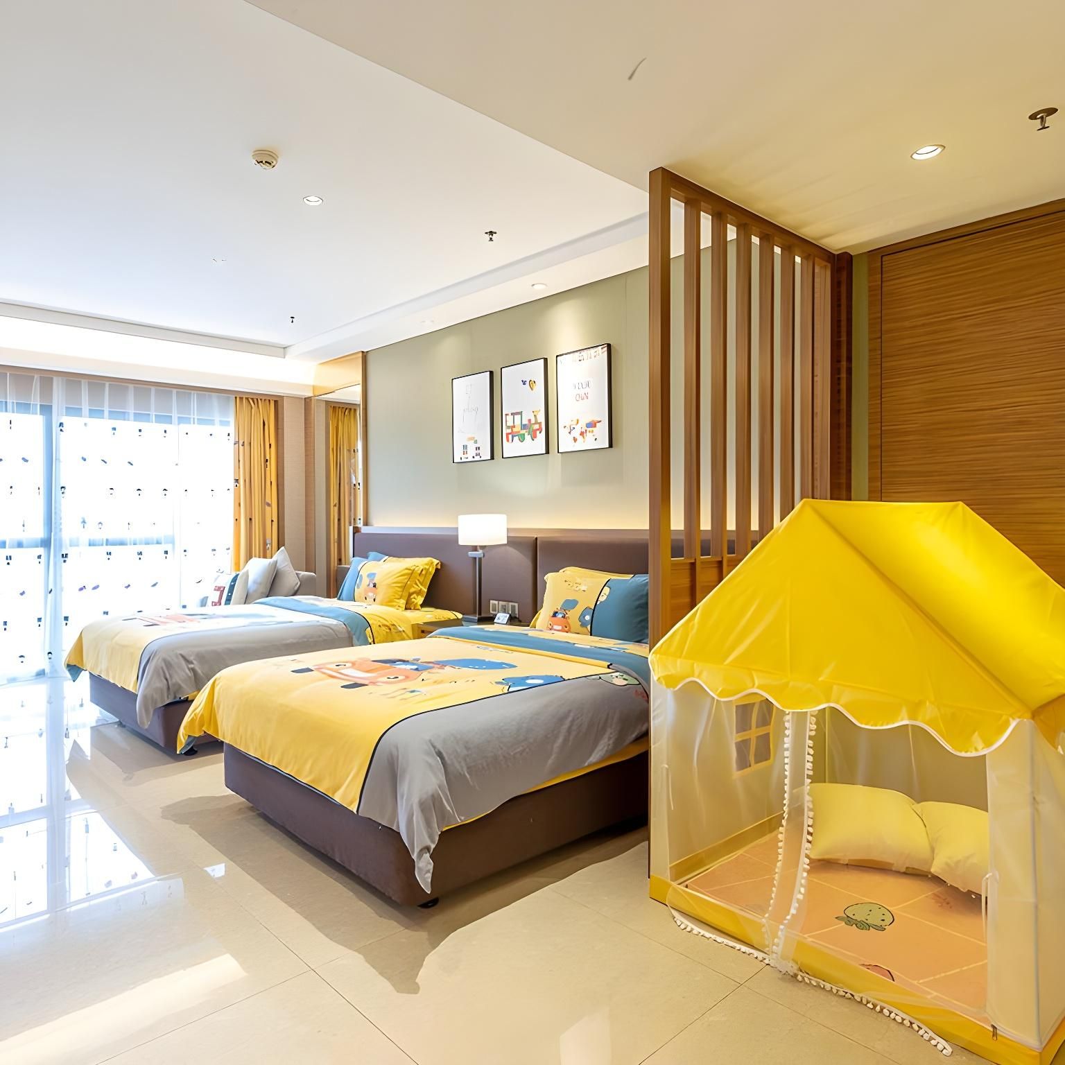 Family Connecting Rooms with King Bed and 2 Single Beds