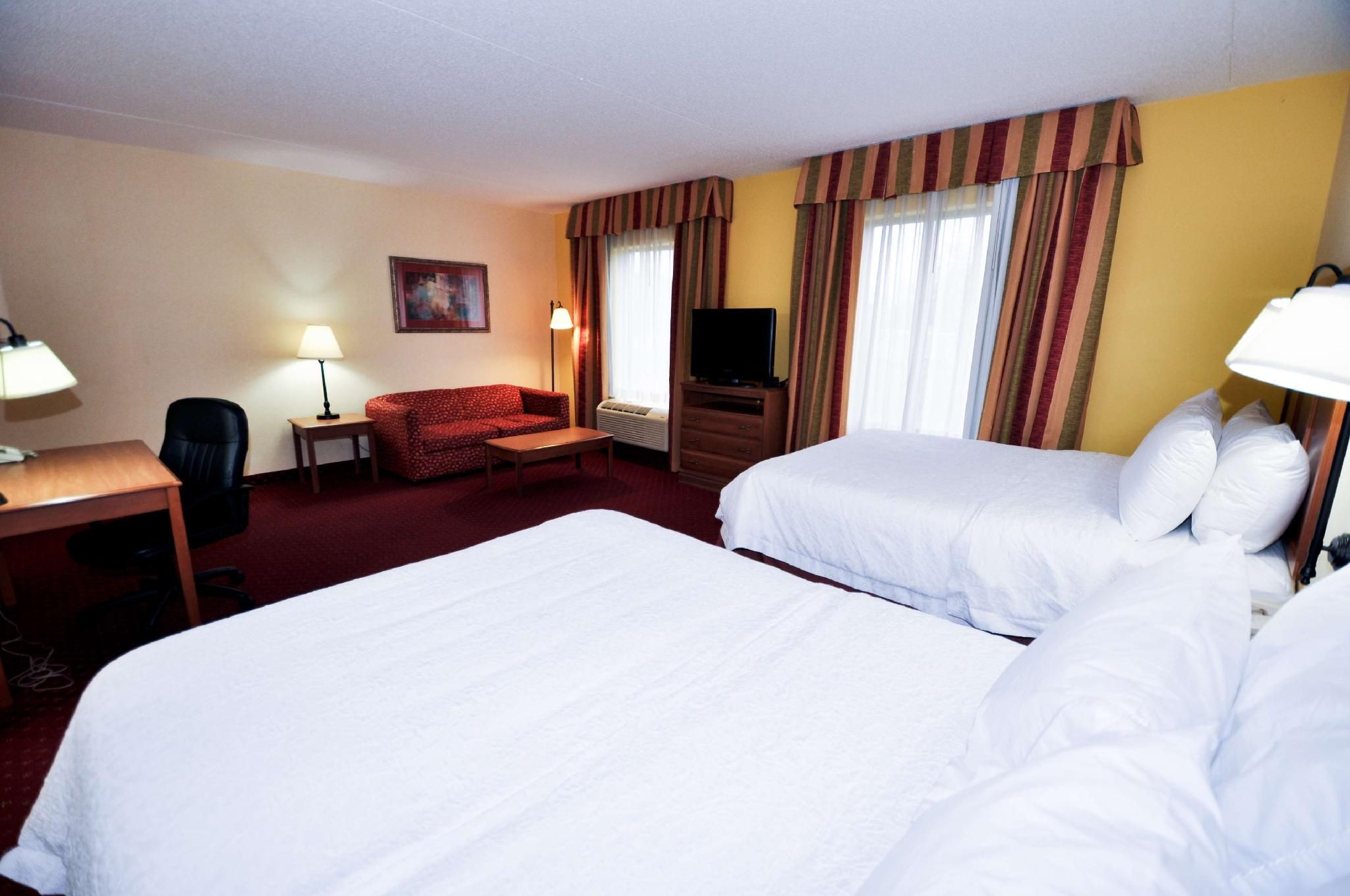 2 QUEEN BEDS STUDIO SUITE W/ SOFABED NONSMOK