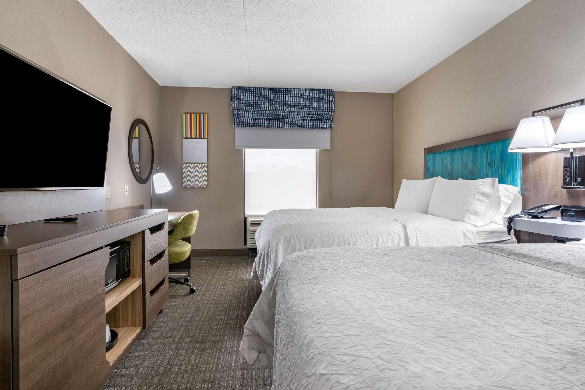 2 Queen Beds Nonsmoking