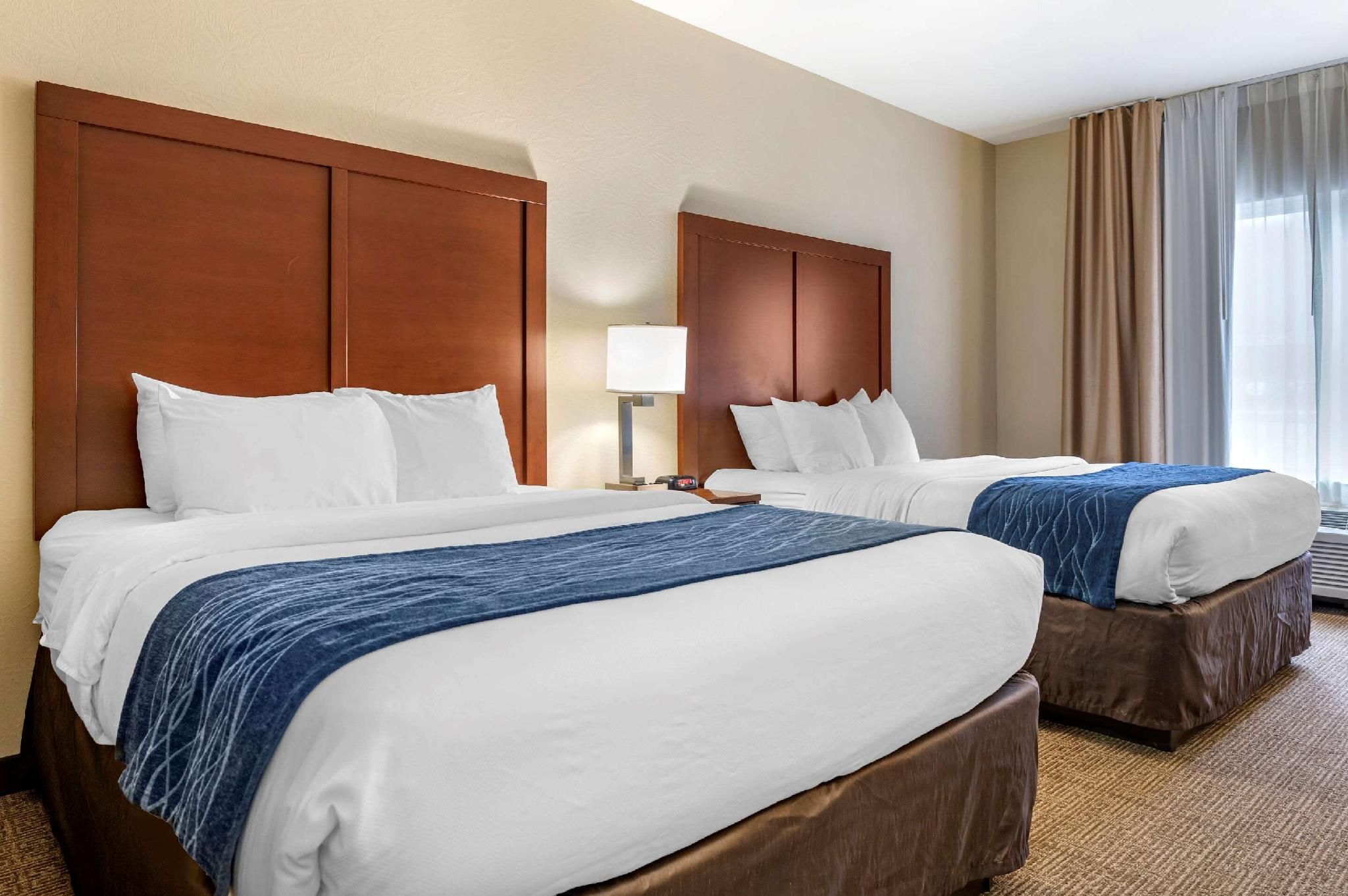 2 Queen Beds, Nonsmoking, Accessible