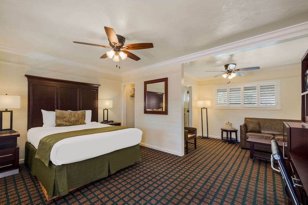Suite, 1 Queen Bed, Non Smoking