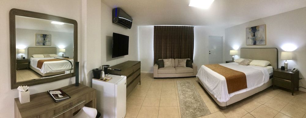 Deluxe Room, 1 King Bed