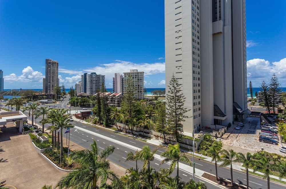 undefined Sovereign Gold Coast 8