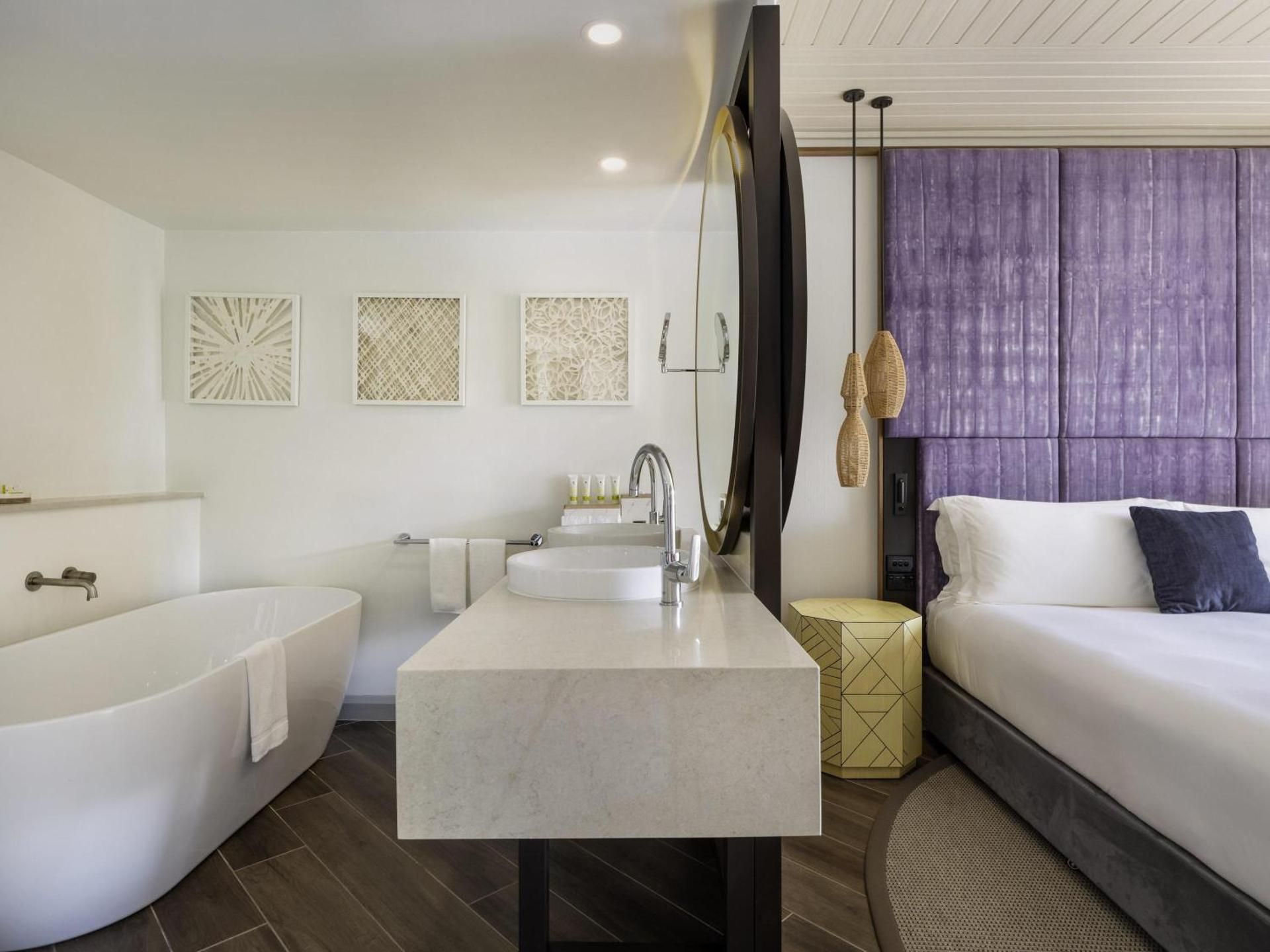 Opera Suite, One King Size Bed, Separate Living Room