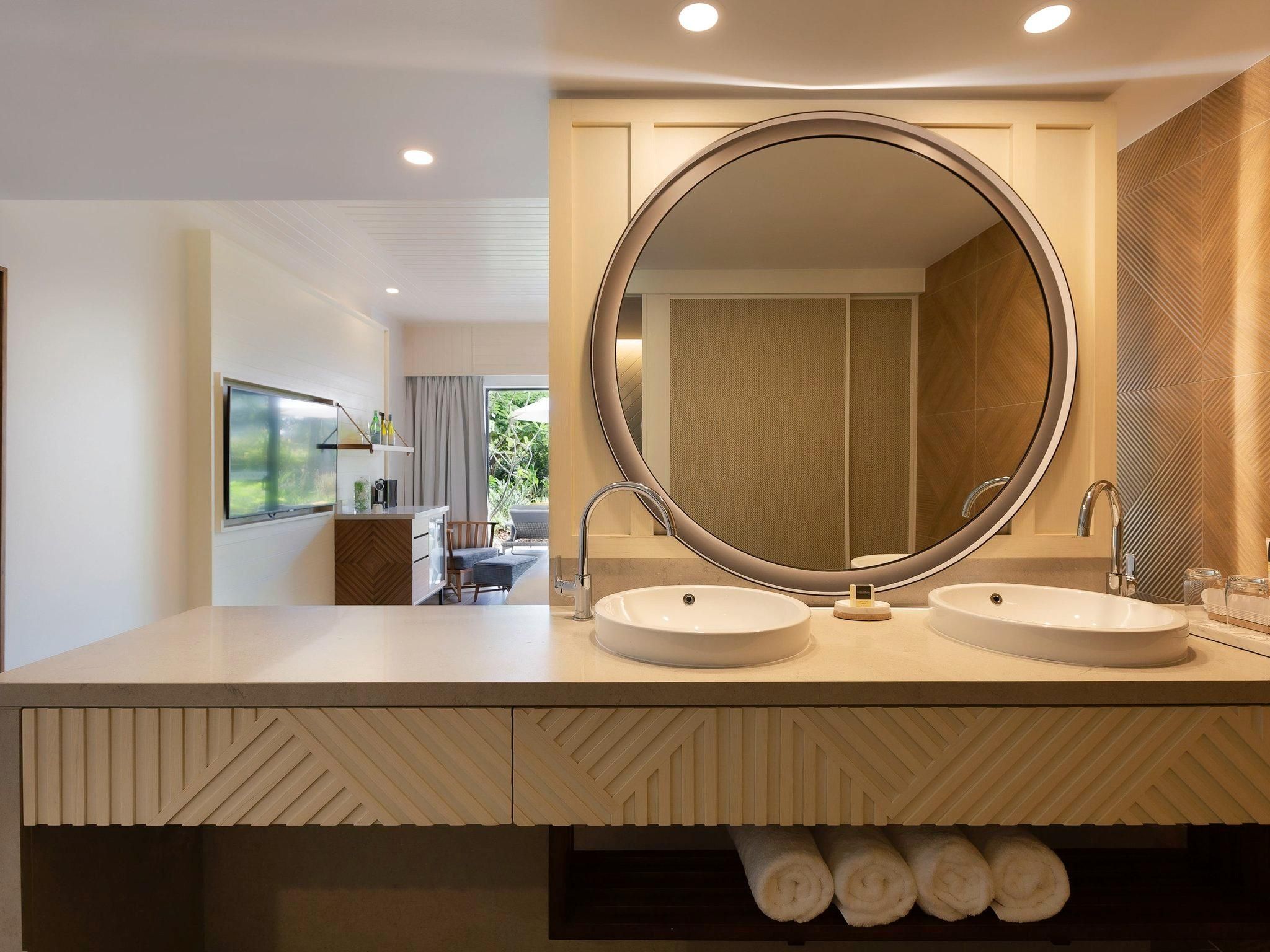 LUXURY ROOM, Beach Club Plus Access, 1 King Size Bed